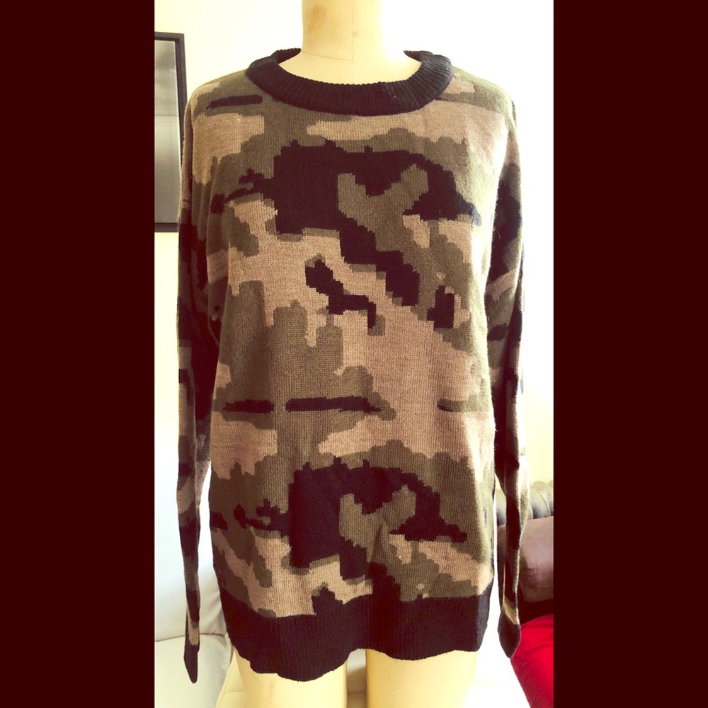 Camouflage sweater aka pullover